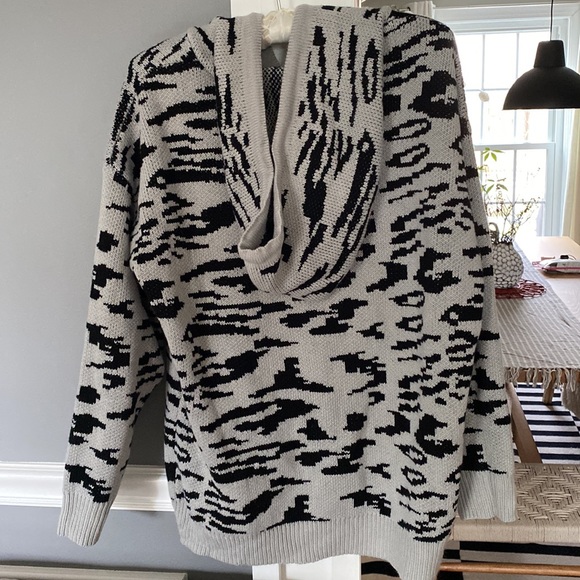 Animal print hoodie from honey athletica - Picture 4 of 4